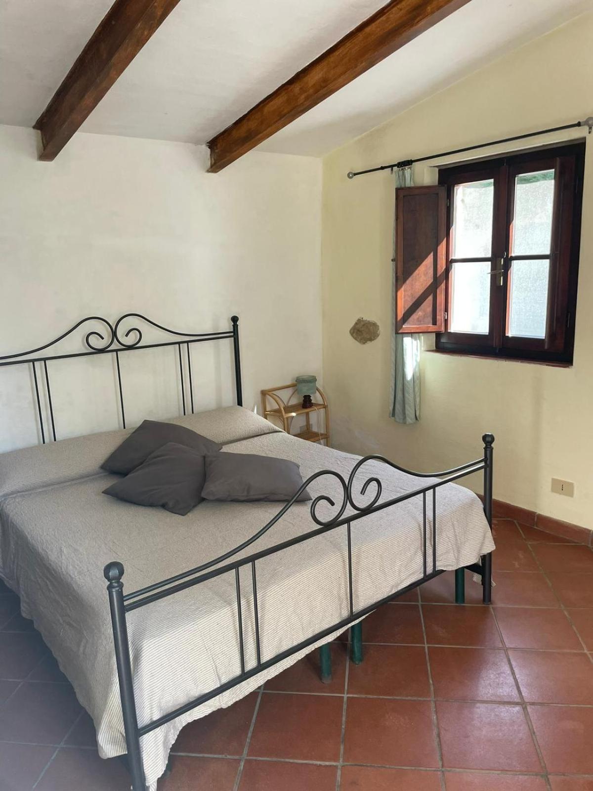Agriturismo Le Colline Монтескудайо Екстериор снимка
