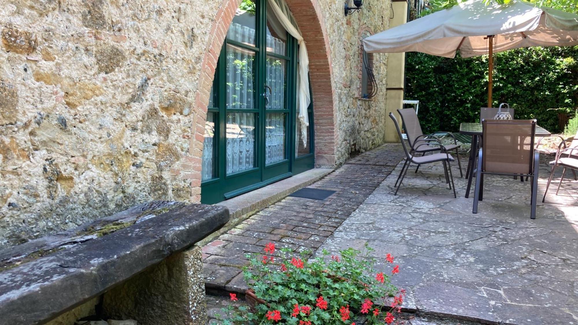 Agriturismo Le Colline Монтескудайо Екстериор снимка