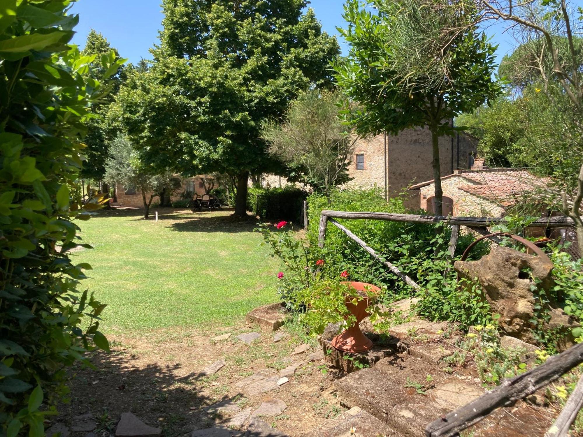 Agriturismo Le Colline Монтескудайо Екстериор снимка