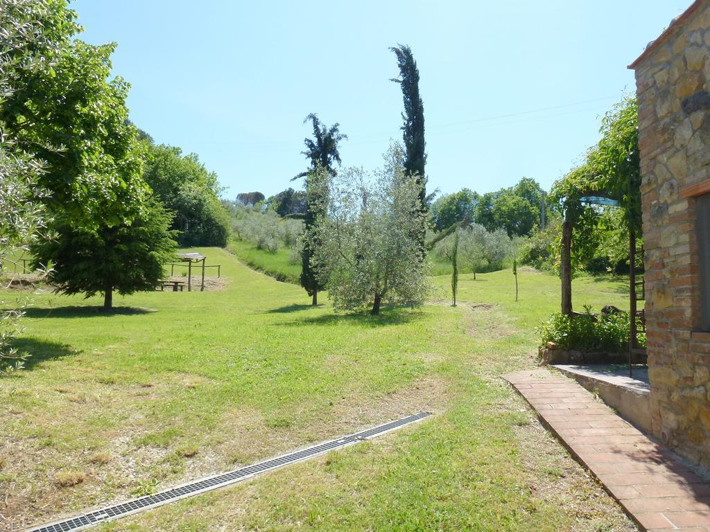 Agriturismo Le Colline Монтескудайо Стая снимка