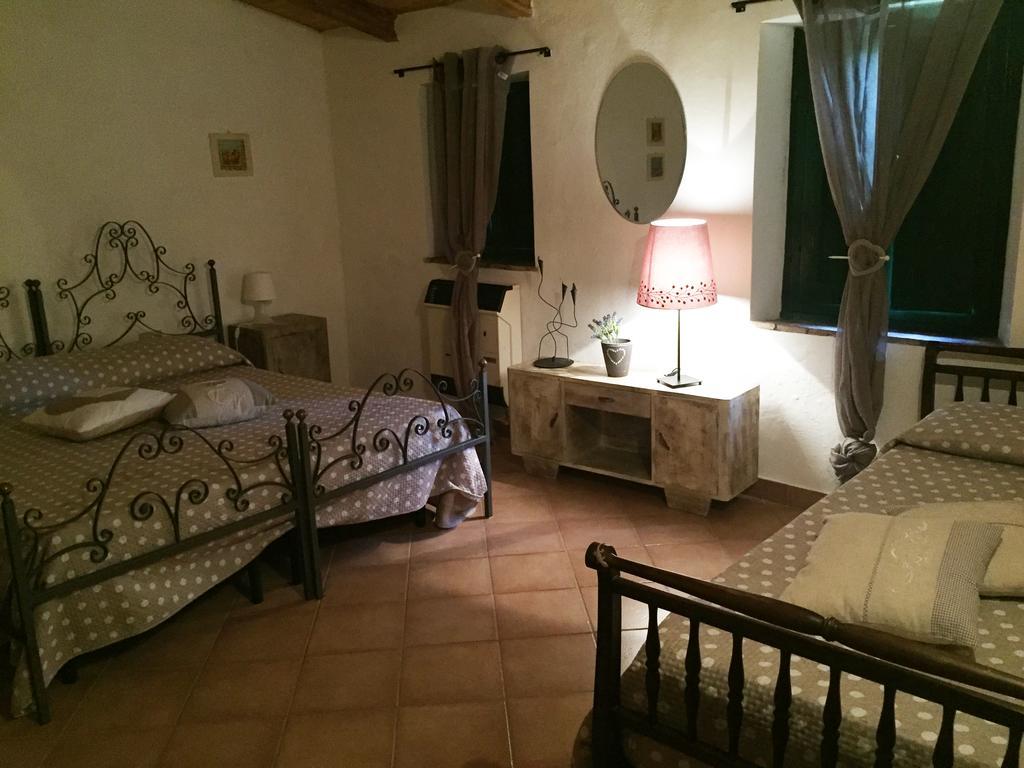 Agriturismo Le Colline Монтескудайо Екстериор снимка