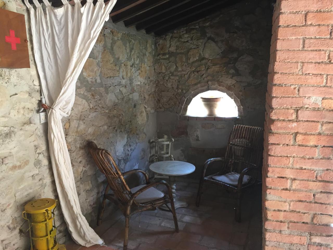Agriturismo Le Colline Монтескудайо Екстериор снимка